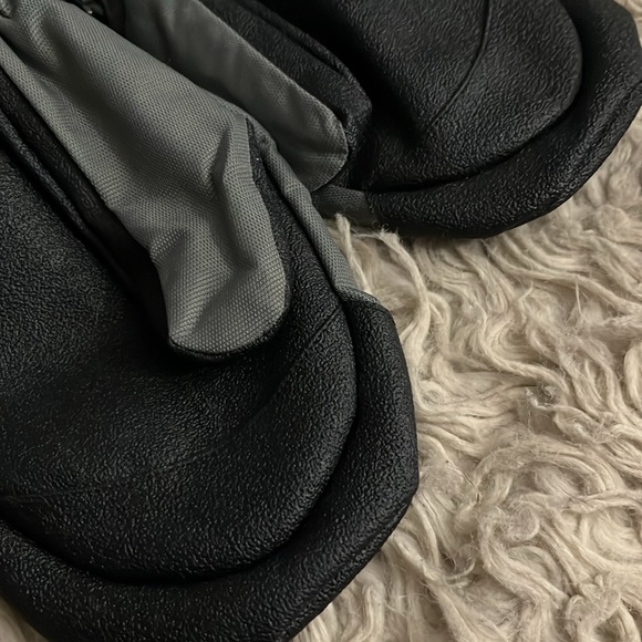 Water proof mittens M grey & yellow fleece lined glove covers unisex Drop NEW 🏂 - Picture 4 of 6